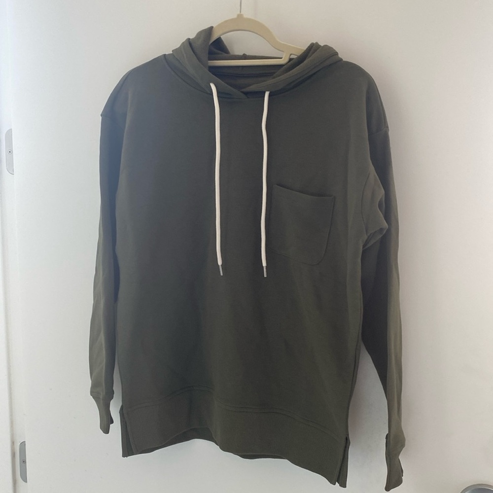 NWT gap maternity olive green hooded sweatshirt with pocket. Maternity XS